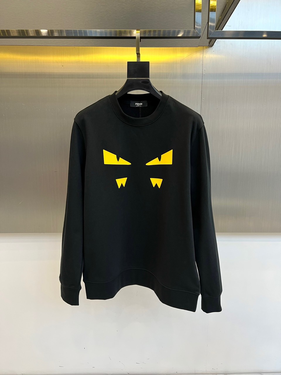 カジュアル コットン スウェットシャツ フェンディ Tシャツ 偽物 クルーネック ブラック カジュアル コットン スウェットシャツ フェンディ Tシャツ 偽物 クルーネック ブラック