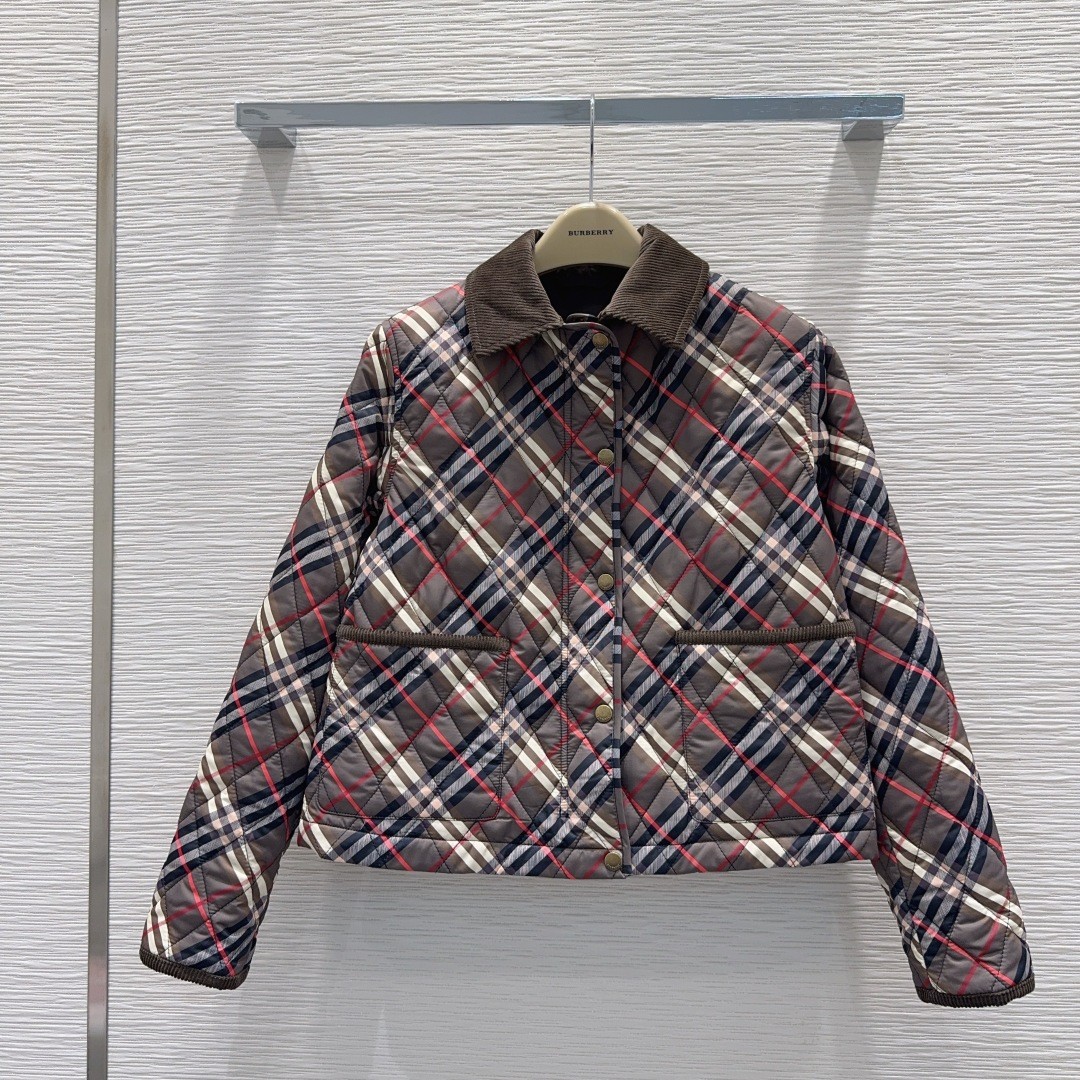 良品　バーバリーチルドレン チェック ナイロン キルティング ダウンジャケット 良品 バーバリーチルドレン チェック ナイロン キルティング ダウン