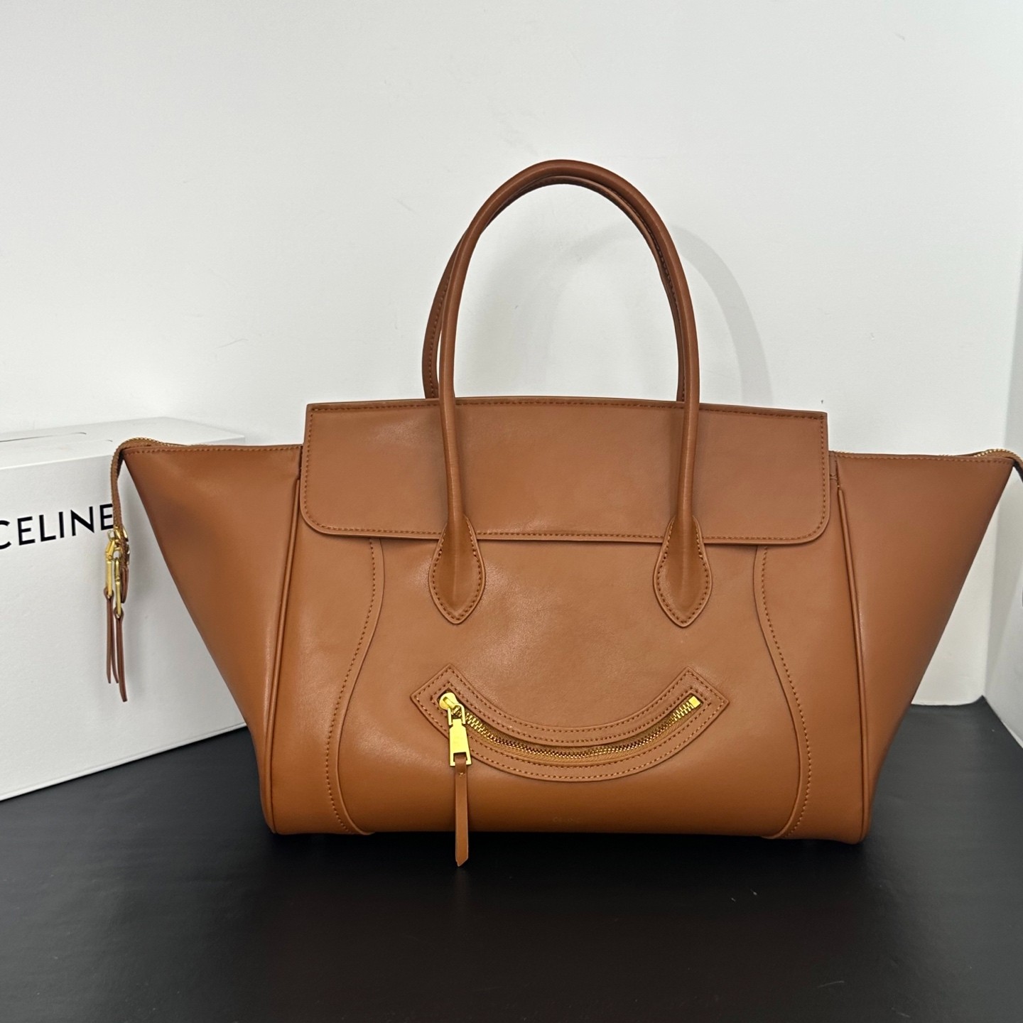 大人気 スマイル ニューラゲージ ハンドバッグ セリーヌ バッグ コピー