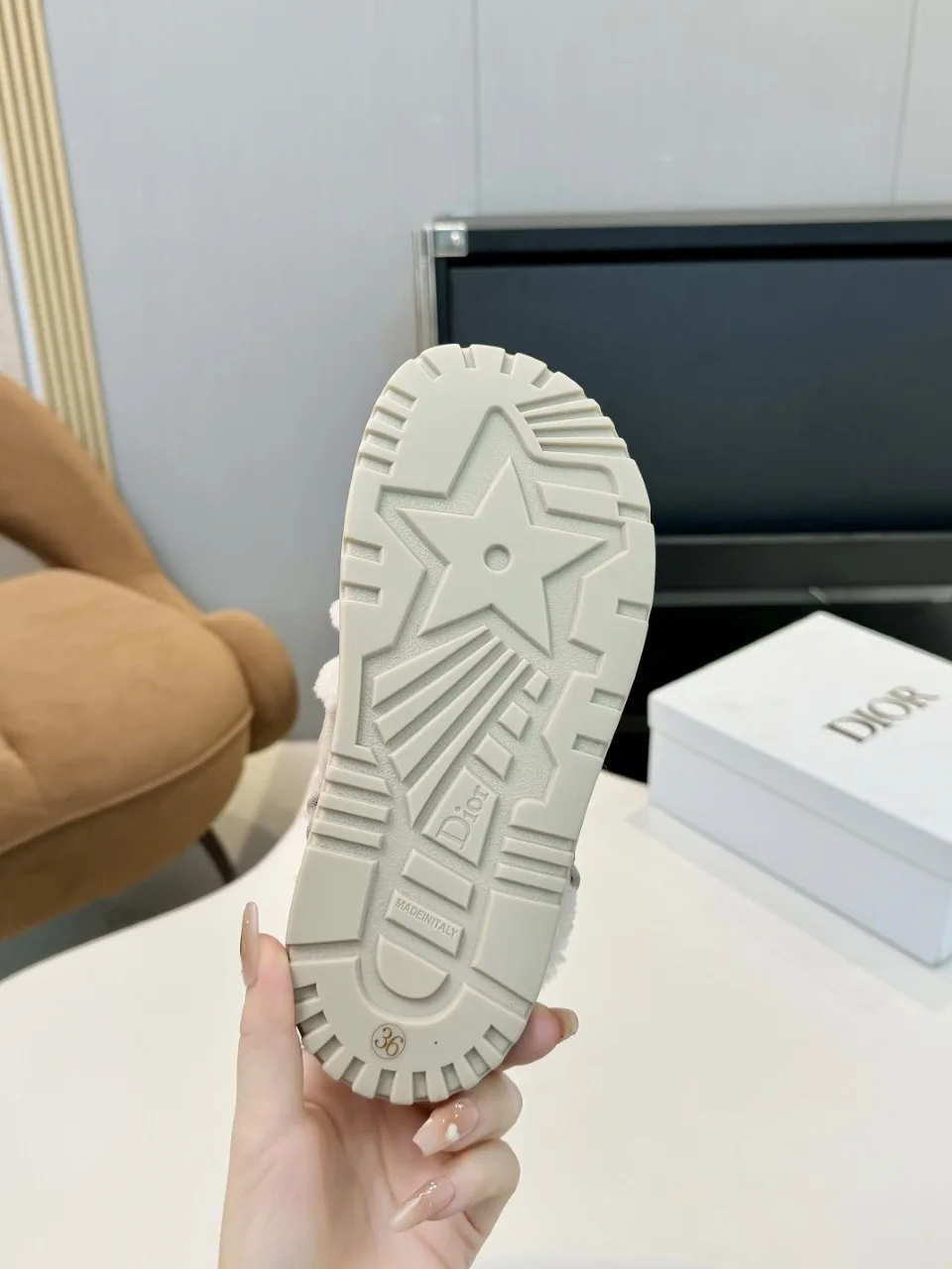 1760088913808042.jpg
