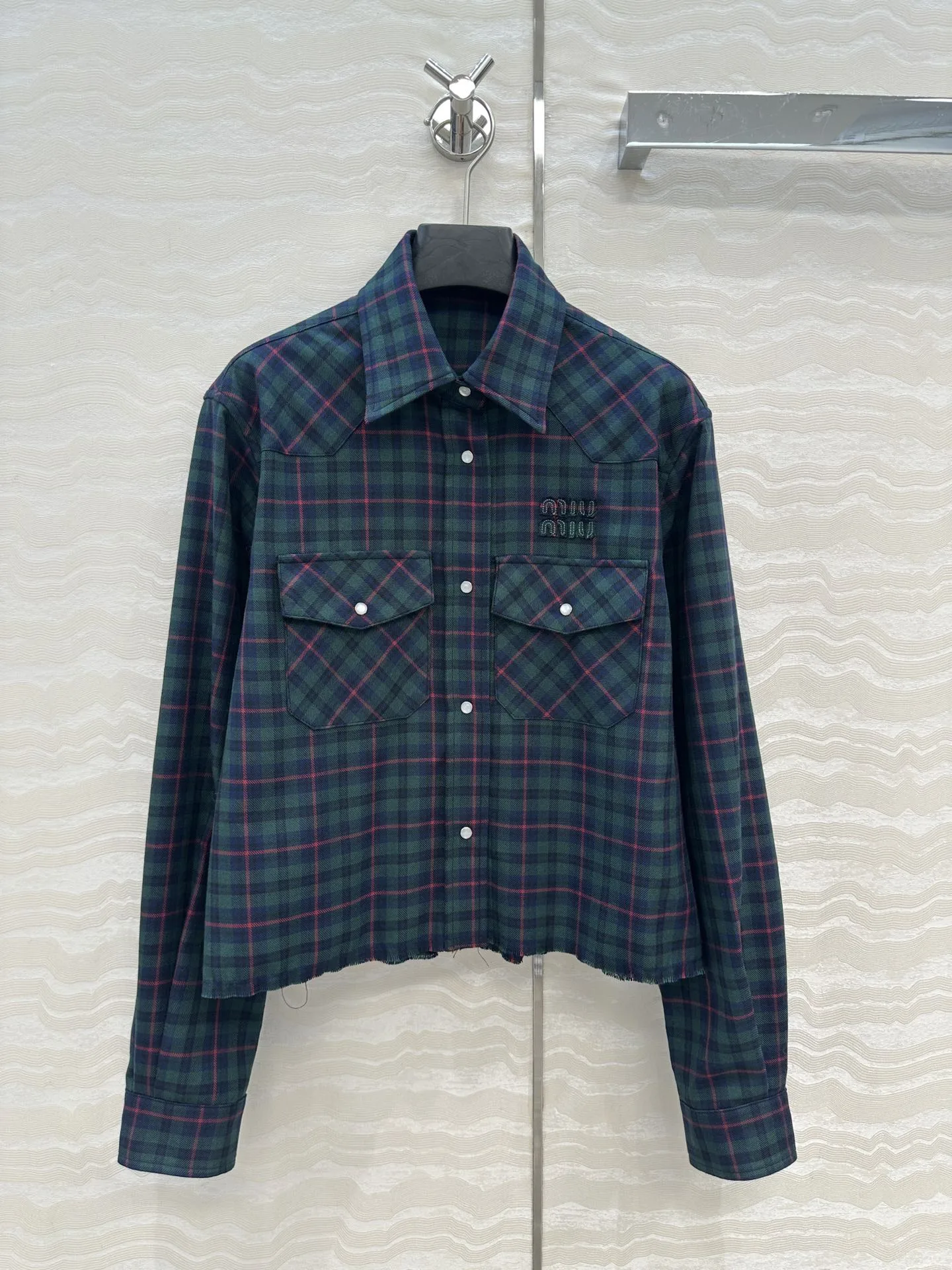 クラシック カジュアル チェック柄シャツ ミュウミュウ シャツ コピー トップス クラシック カジュアル チェック柄シャツ ミュウミュウ シャツ コピー トップス