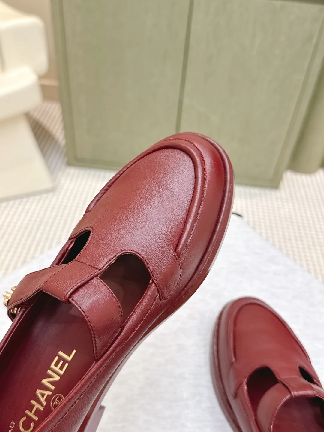 上品 25K ローファー シャネル シューズ コピー シンプル ターンロック