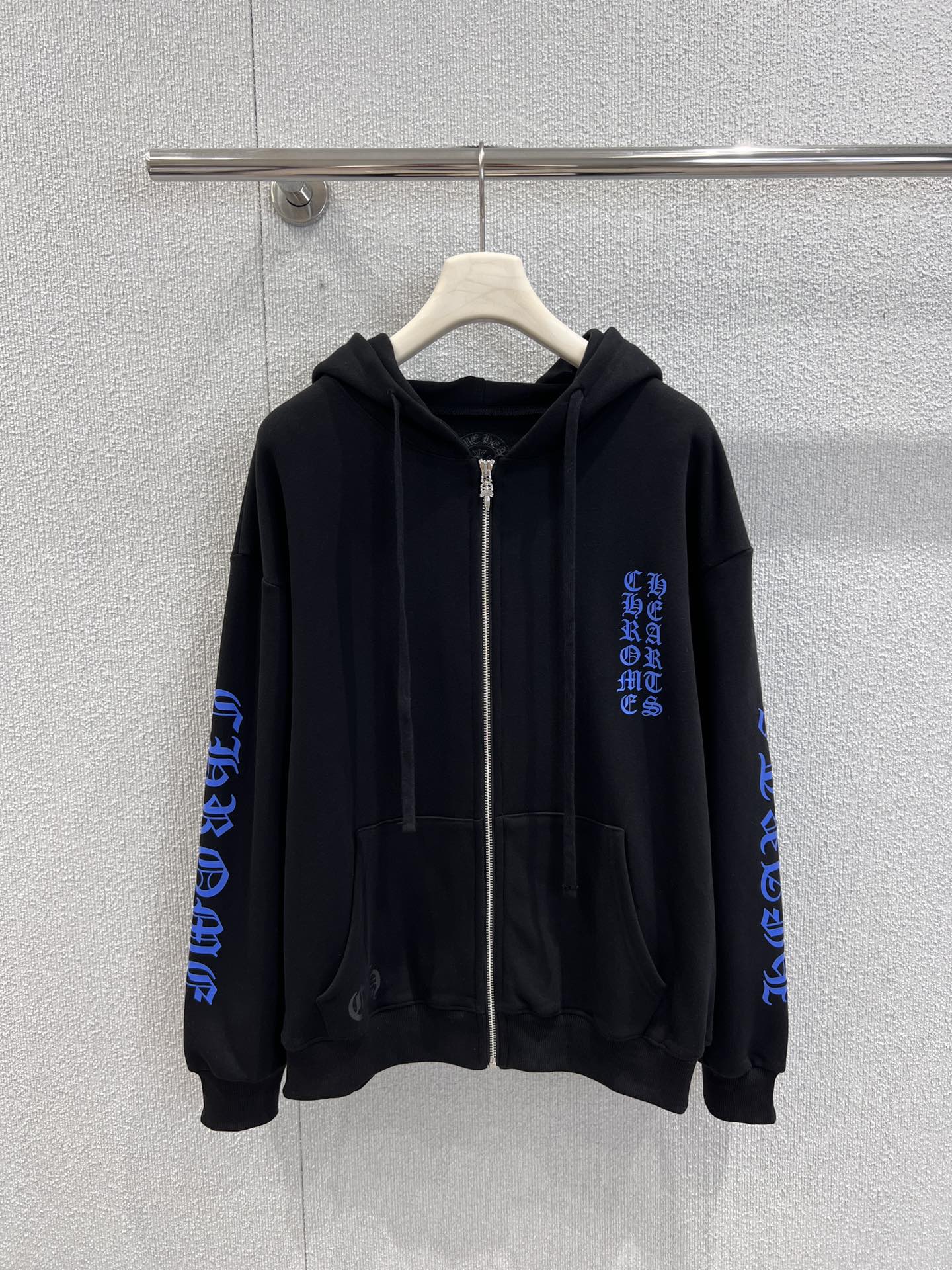 ストレート コットン ジップアップパーカー クロムハーツ パーカー 偽物 ブラック ストレート コットン ジップアップパーカー クロムハーツ パーカー 偽物 ブラック