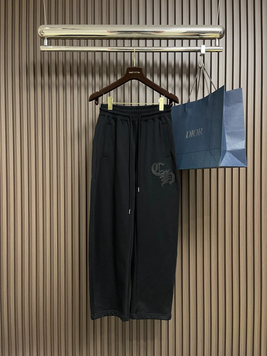 カジュアル 合わせやすい ロングパンツ クロムハーツ パンツ 偽物 スウェットパンツ カジュアル 合わせやすい ロングパンツ クロムハーツ パンツ 偽物 スウェットパンツ