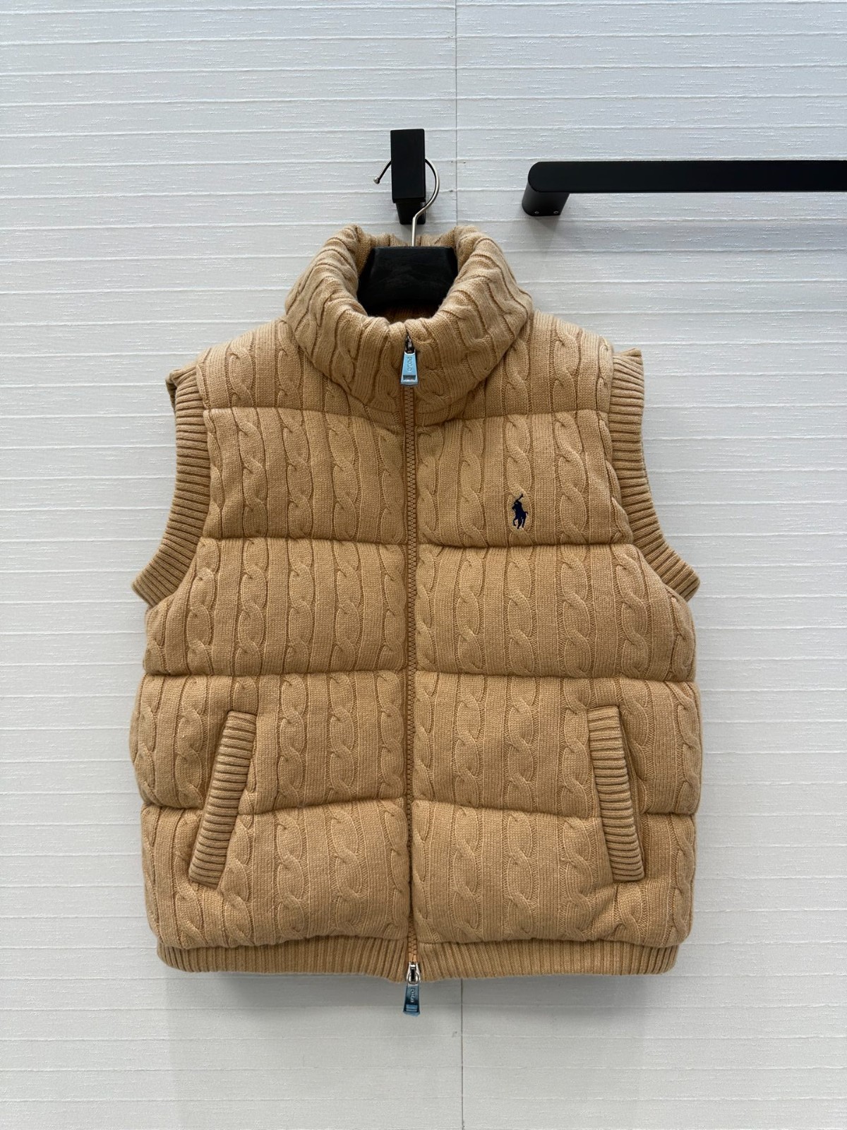 洗練された ロゴ刺繍 ケーブル編み ダウンベスト ラルフローレン