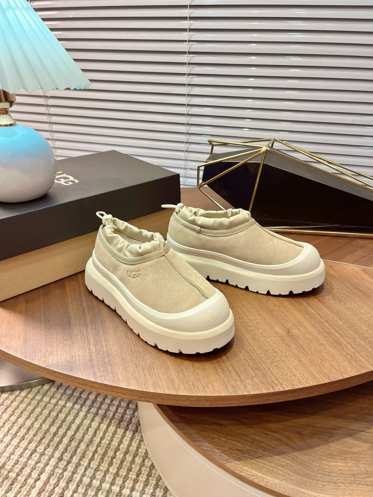 合わせやすい スエード スリッポン カジュアル UGG アグ スーパーコピー レディース メンズ