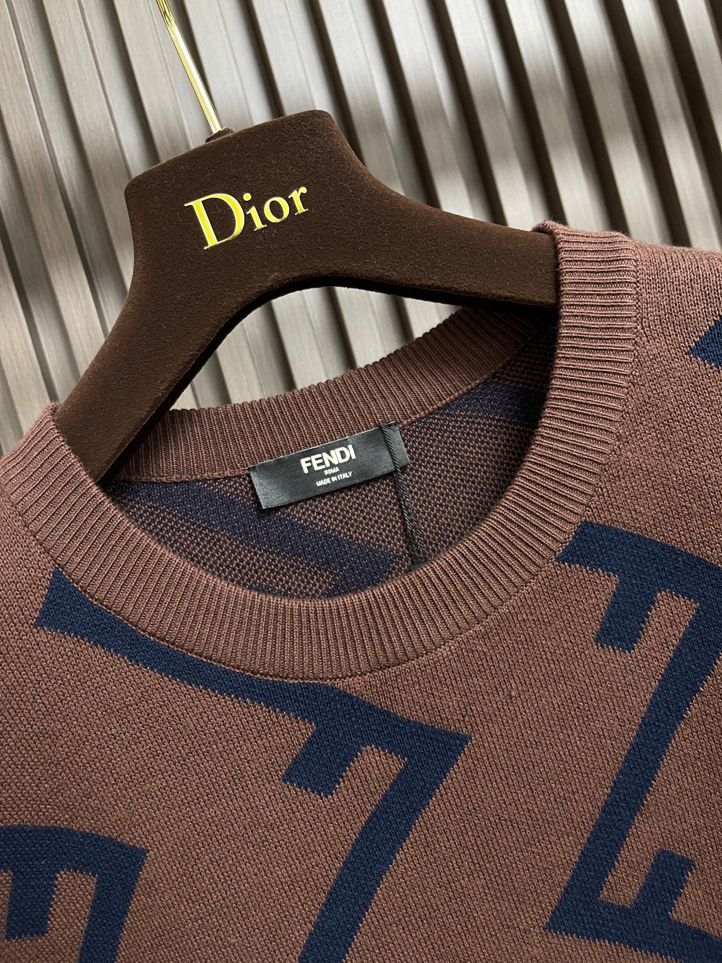 上品 カジュアル クルーネック ニット フェンディ セーター 偽物 プル