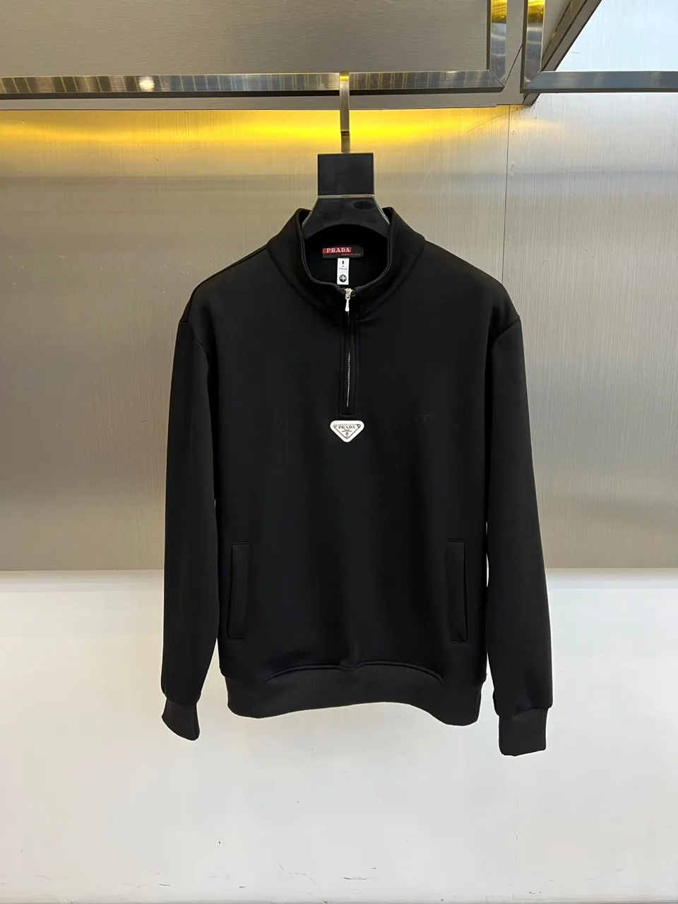 コットン ハーフジップ スウェットシャツ プラダ Tシャツ 偽物 トライアングルロゴ 