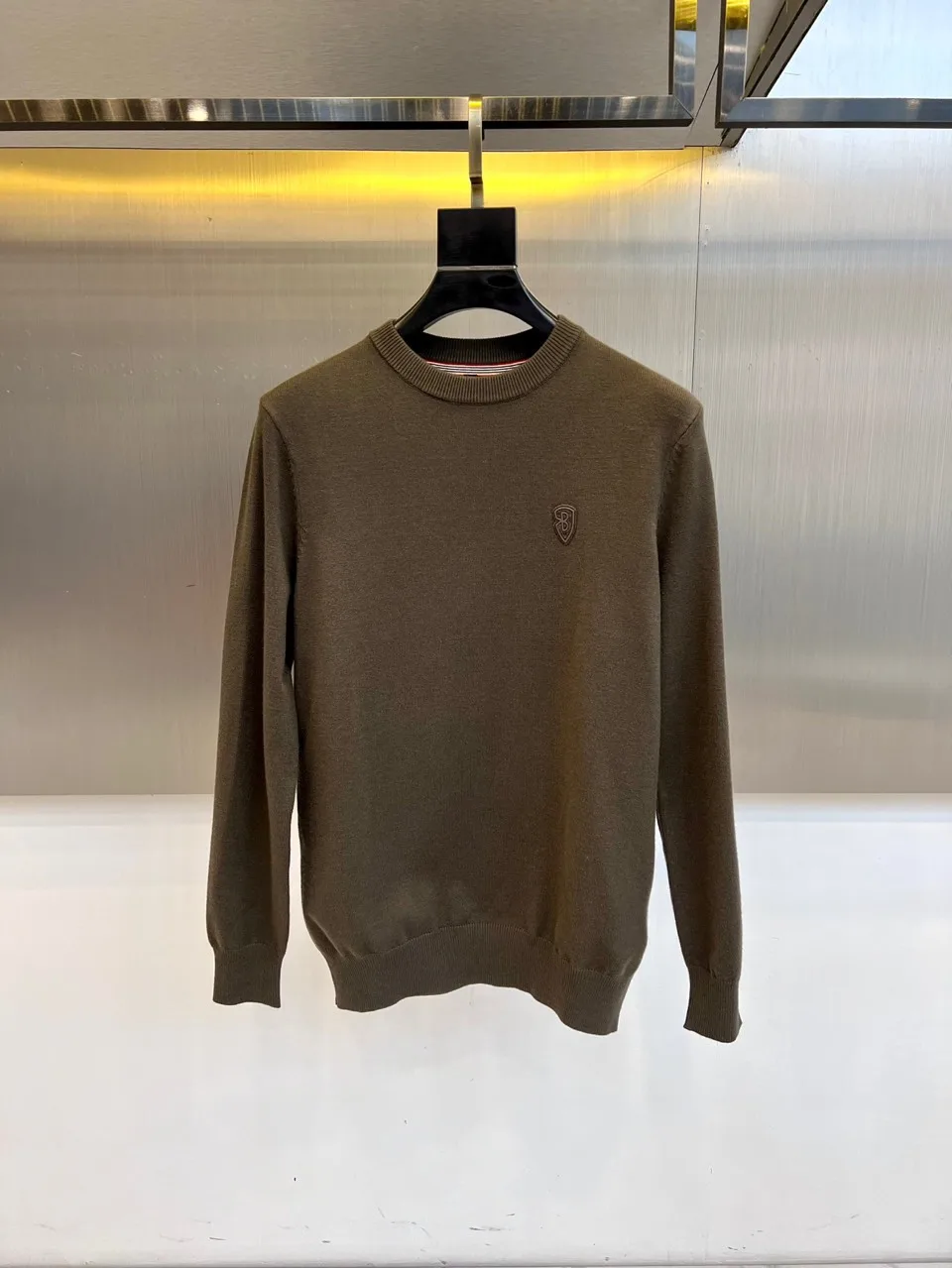 合わせやすい ロゴ クルーネック シンプル 上品 バーバリー セーター 偽物 