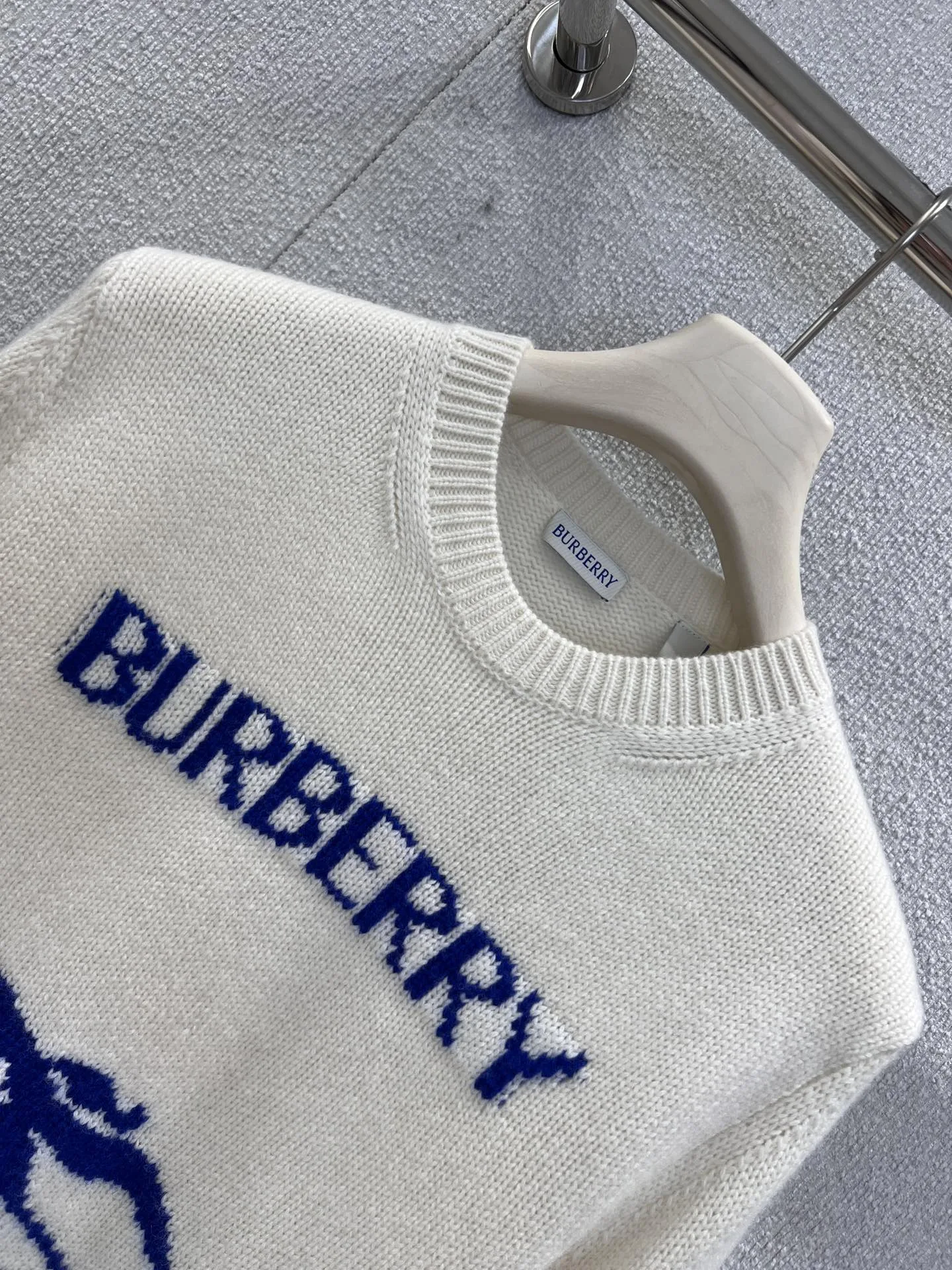 1762487145275897.jpg