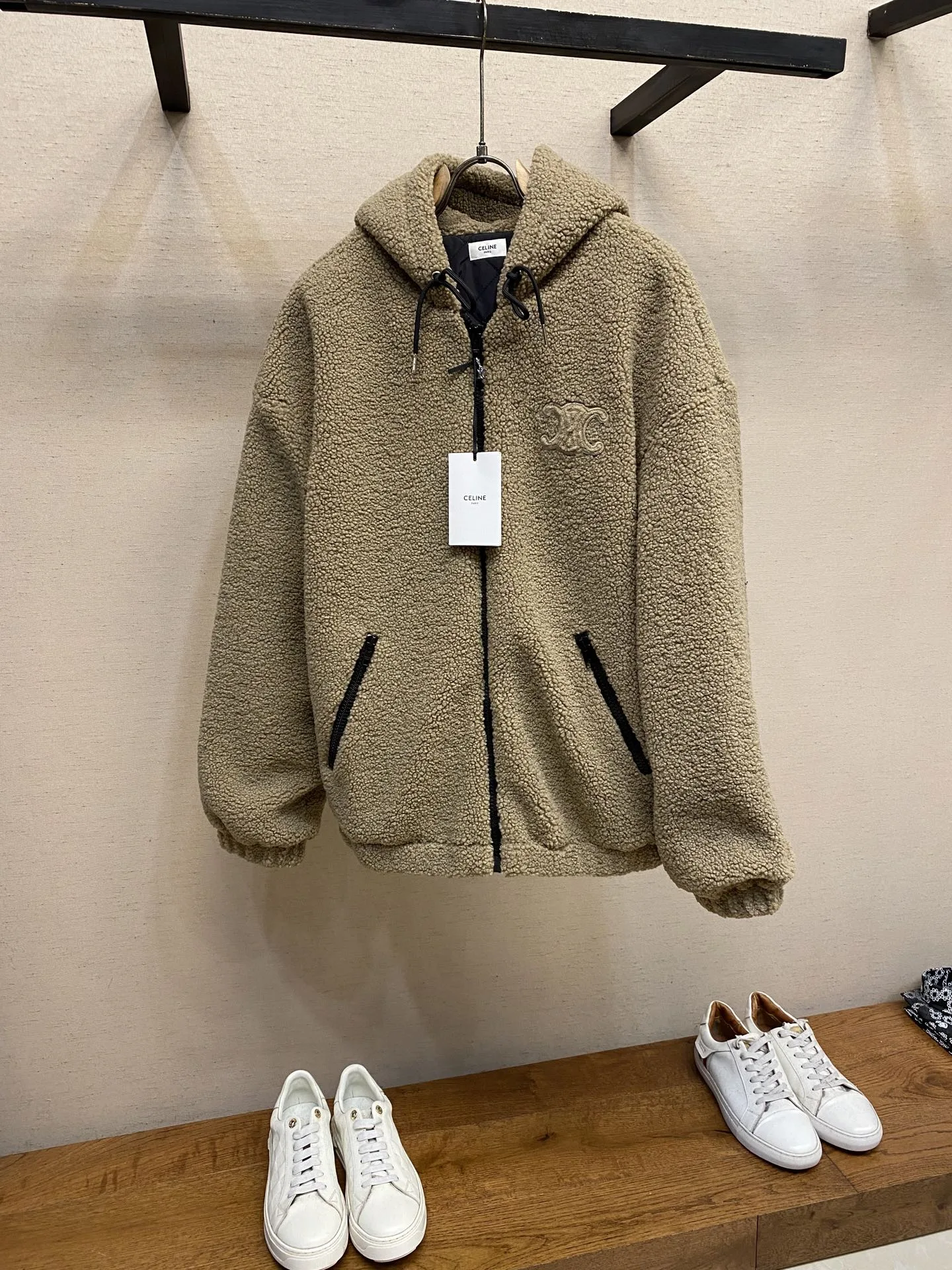 セリーヌ ジャケット 偽物 トリオンフ フード付き フリースジャケット セリーヌ ジャケット 偽物 トリオンフ フード付き フリースジャケット