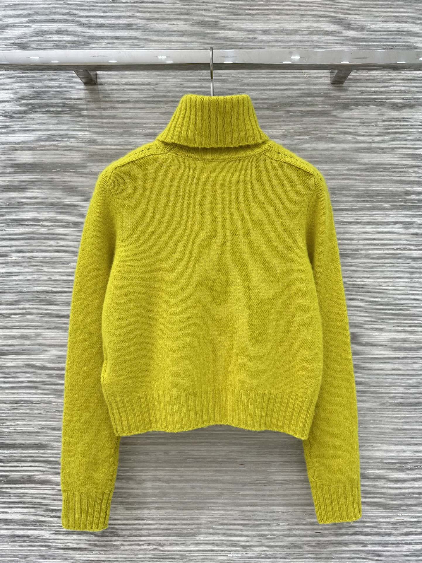 【美品】セリーヌ　タートルニット CELINE セリーヌ ニット 2AE0K804X.05LB レディース セーター