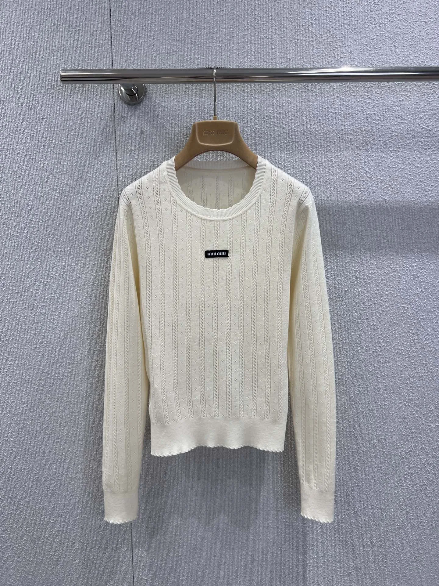 カシミヤ&シルク 透かし編みニットセーター ミュウミュウ セーター コピー オフホワイト カシミヤ&シルク 透かし編みニットセーター ミュウミュウ セーター コピー オフホワイト