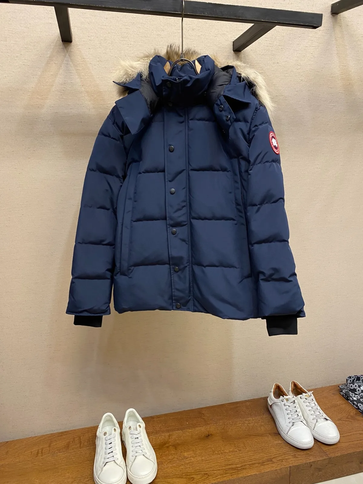 大人気 定番 ファーフード ダウンブルゾン カナダグース ダウンジャケット 偽物 ブルー 大人気 定番 ファーフード ダウンブルゾン カナダグース ダウンジャケット 偽物 ブルー