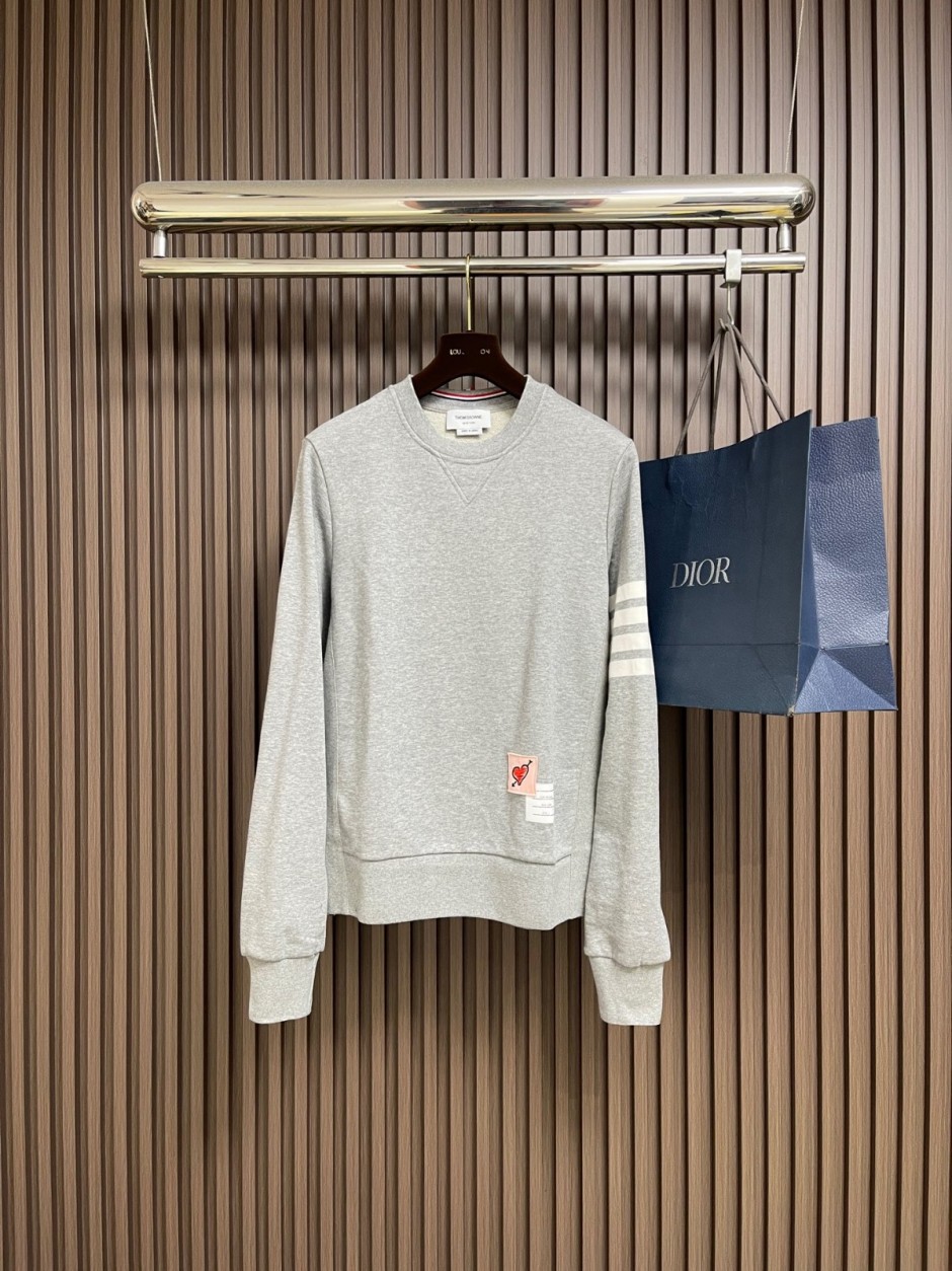 スタイリッシュ カジュアル スウェットシャツ トムブラウン Tシャツ 偽物 グレー スタイリッシュ カジュアル スウェットシャツ トムブラウン Tシャツ 偽物 グレー