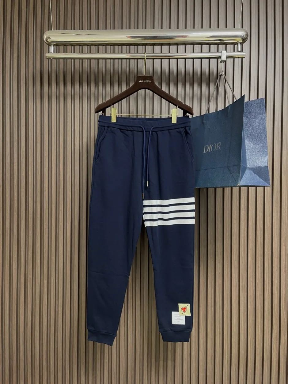 カジュアル 人気 おしゃれ スウェットパンツ トムブラウン パンツ 偽物 ネイビー カジュアル 人気 おしゃれ スウェットパンツ トムブラウン パンツ 偽物 ネイビー