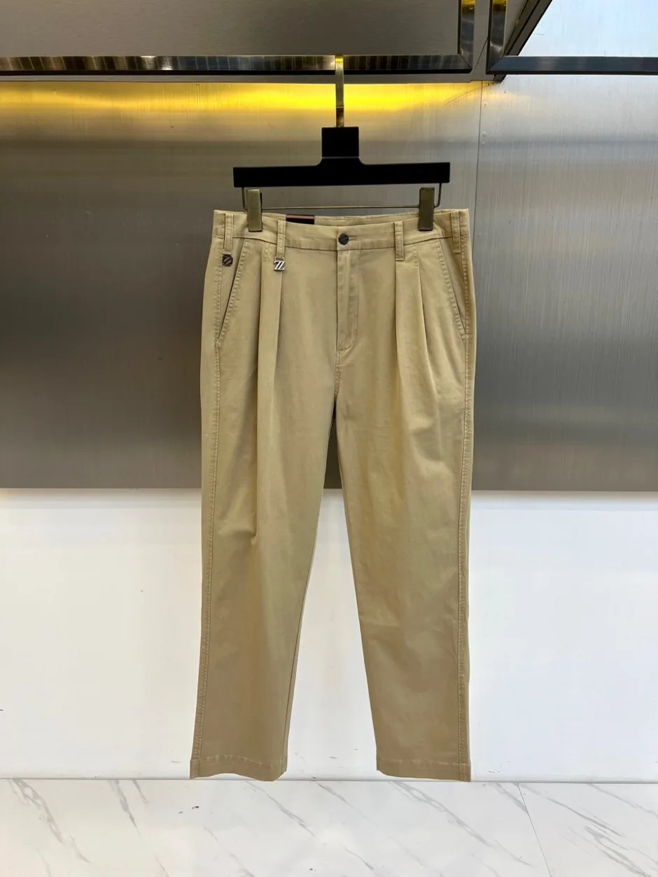 シンプル 洗練された チノパンツ エルメネジルド・ゼニア パンツ 偽物 ベージュ シンプル 洗練された チノパンツ エルメネジルド・ゼニア パンツ 偽物 ベージュ