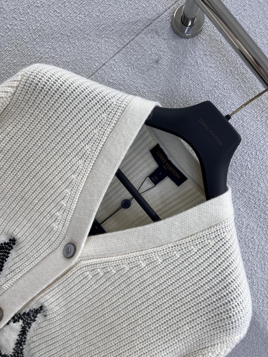 グラフィックニットカーディガン ルイ・ヴィトン ニット コピー Vネック