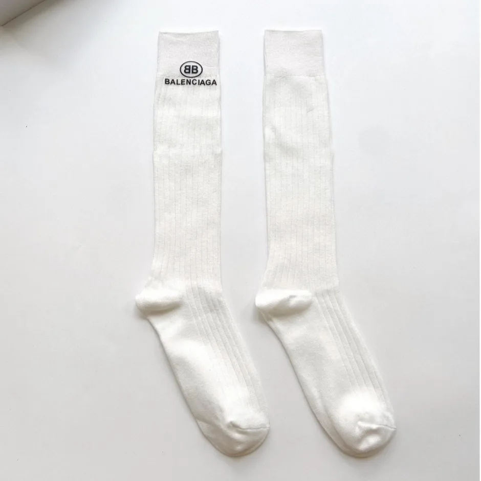 シンプル 合わせやすい コットン ロングソックス バレンシアガ 靴下 偽物 ホワイト シンプル 合わせやすい コットン ロングソックス バレンシアガ 靴下 偽物 ホワイト