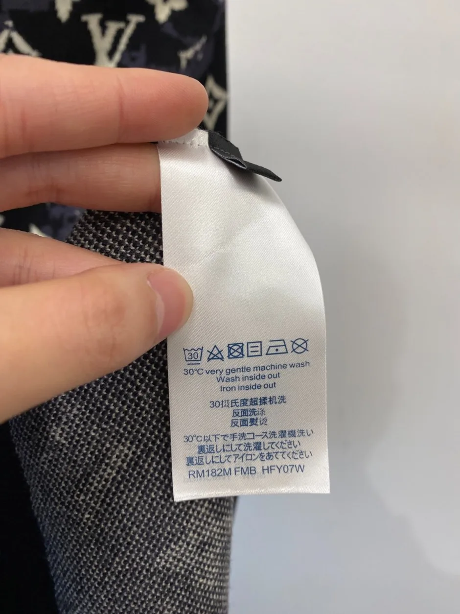 1764318693277913.jpg
