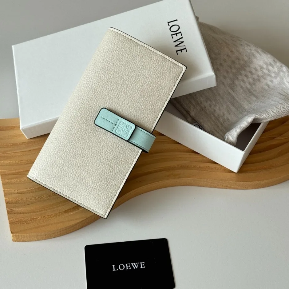ロエベ 財布 偽物 アナグラム 二つ折り ロングウォレット 長財布 ホワイト ロエベ 財布 偽物 アナグラム 二つ折り ロングウォレット 長財布 ホワイト