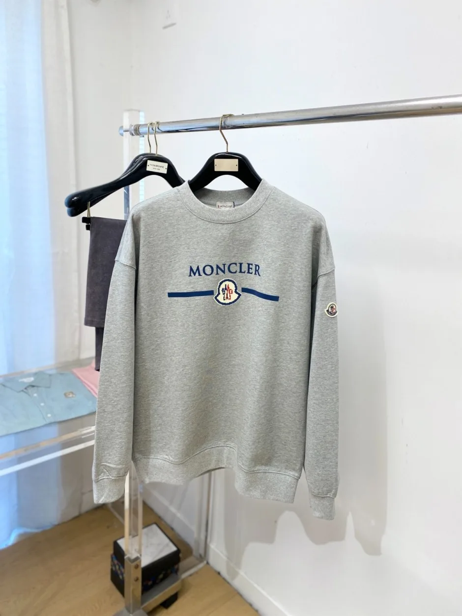 モンクレール Tシャツ 偽物 定番 コットン スウェットシャツ グレー モンクレール Tシャツ 偽物 定番 コットン スウェットシャツ グレー