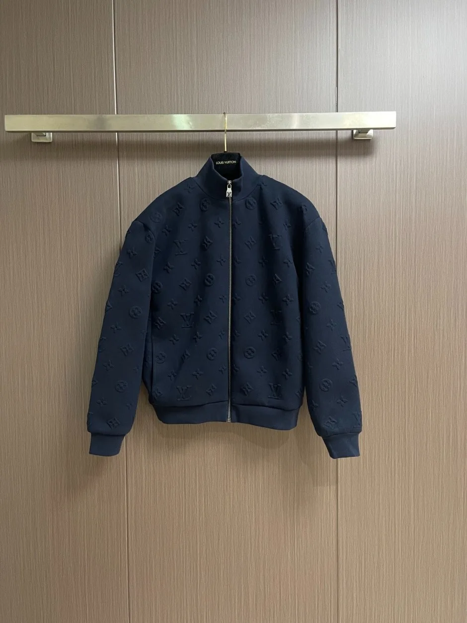 ルイ・ヴィトン ジャケット コピー エンボスド モノグラムジャージー トラックスーツトップ ルイ・ヴィトン ジャケット コピー エンボスド モノグラムジャージー トラックスーツトップ