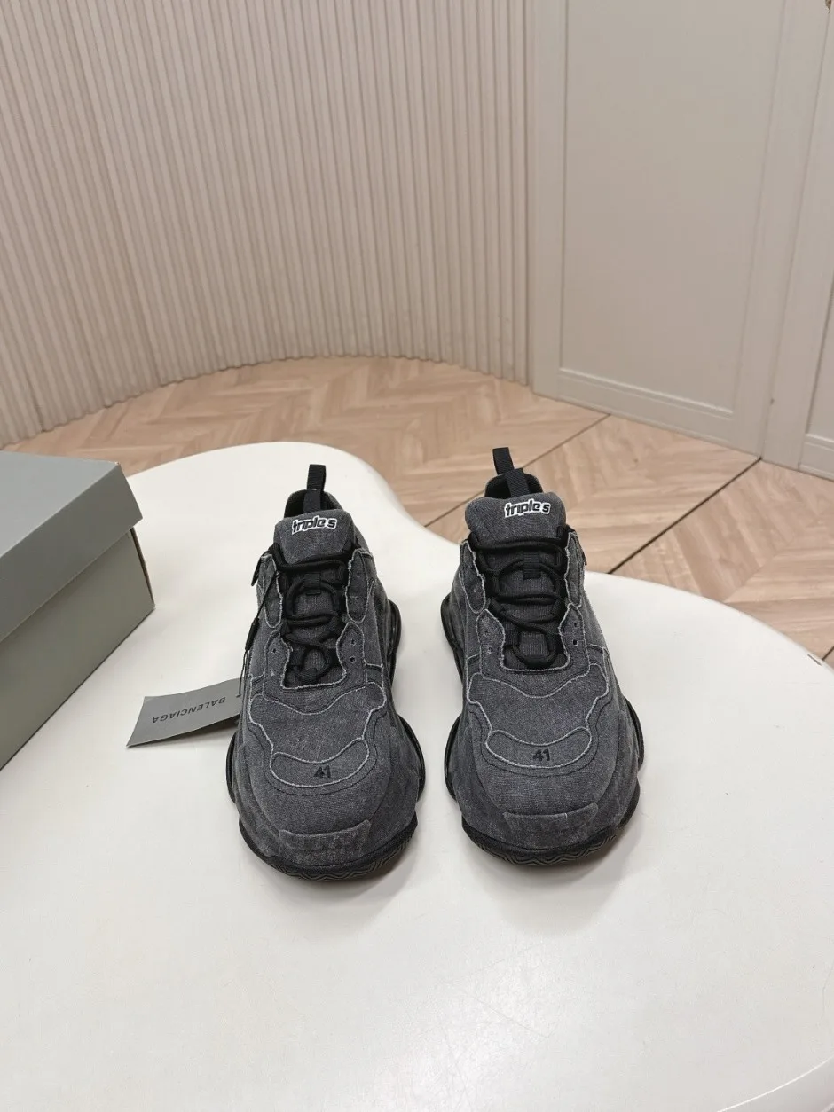 バレンシアガ TRIPLE S SPORTY スエード スニーカー スーパーコピー グレー