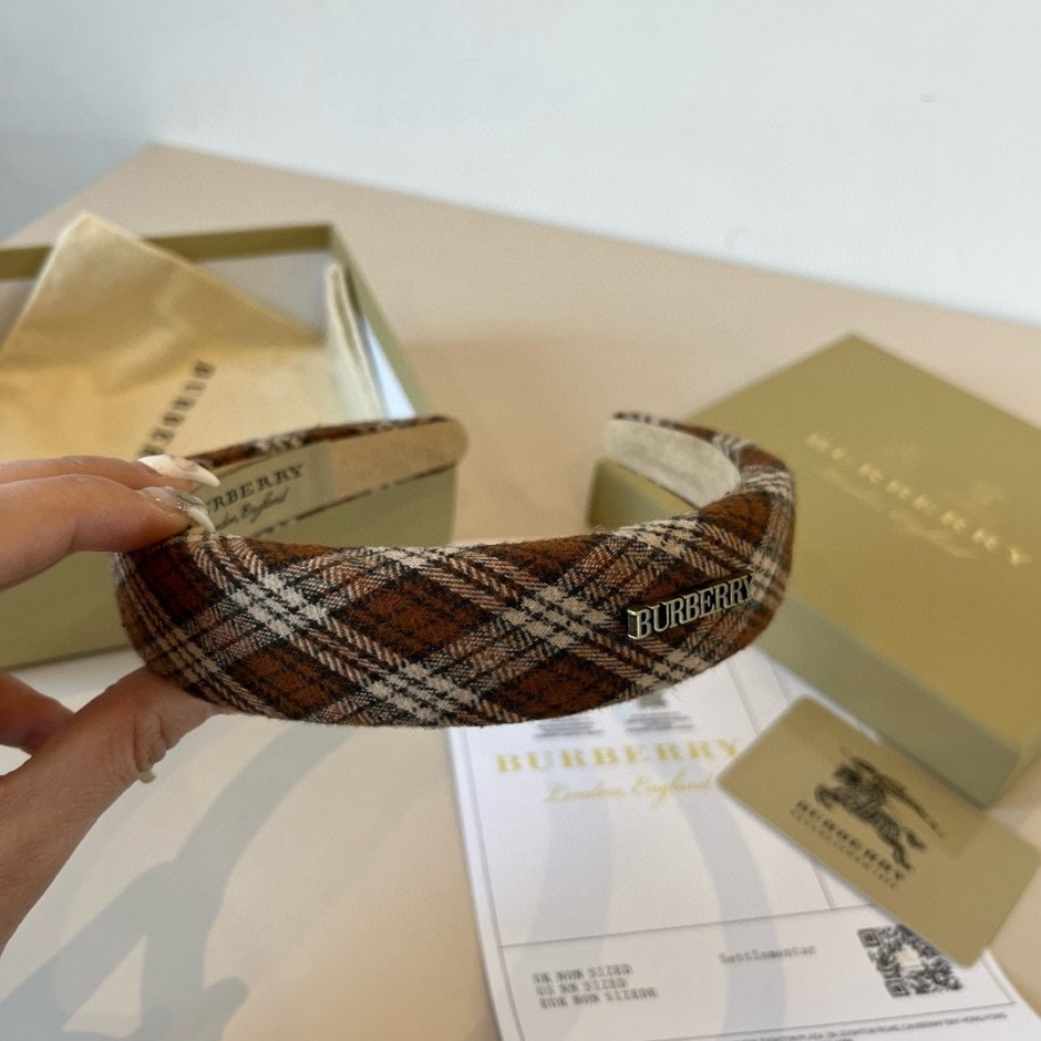クラシック チェック柄 ヘアアクセサリー バーバリー カチューシャ 偽物