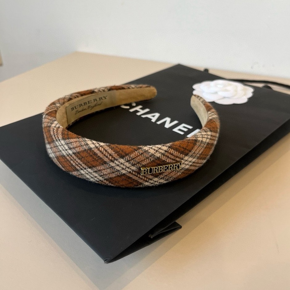 クラシック チェック柄 ヘアアクセサリー バーバリー カチューシャ 偽物