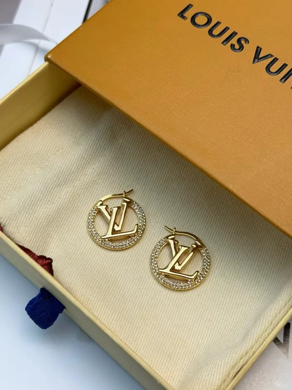 LVサークル ピアス ルイ・ヴィトン イヤリング 偽物 合わせやすい
