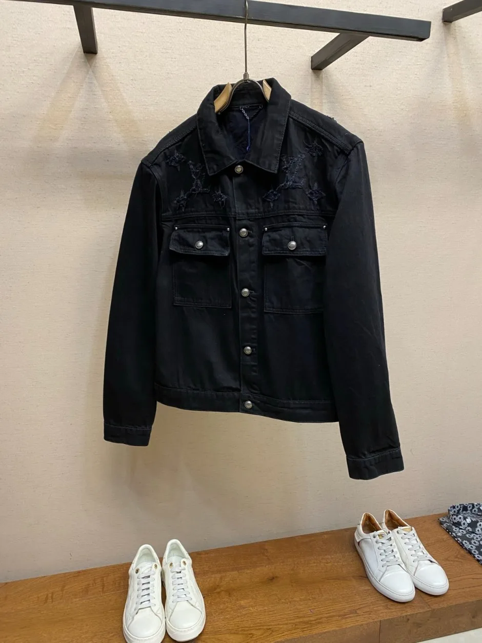 モノグラムデストロイ デニムトラッカージャケット ルイ・ヴィトン ジャケット コピー モノグラムデストロイ デニムトラッカージャケット ルイ・ヴィトン ジャケット コピー