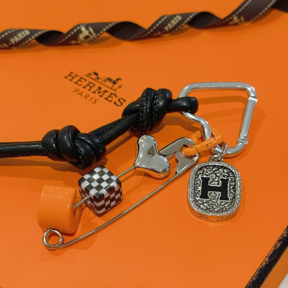 Hロゴ＆マルチチャーム キーリング エルメス キーホルダー コピー