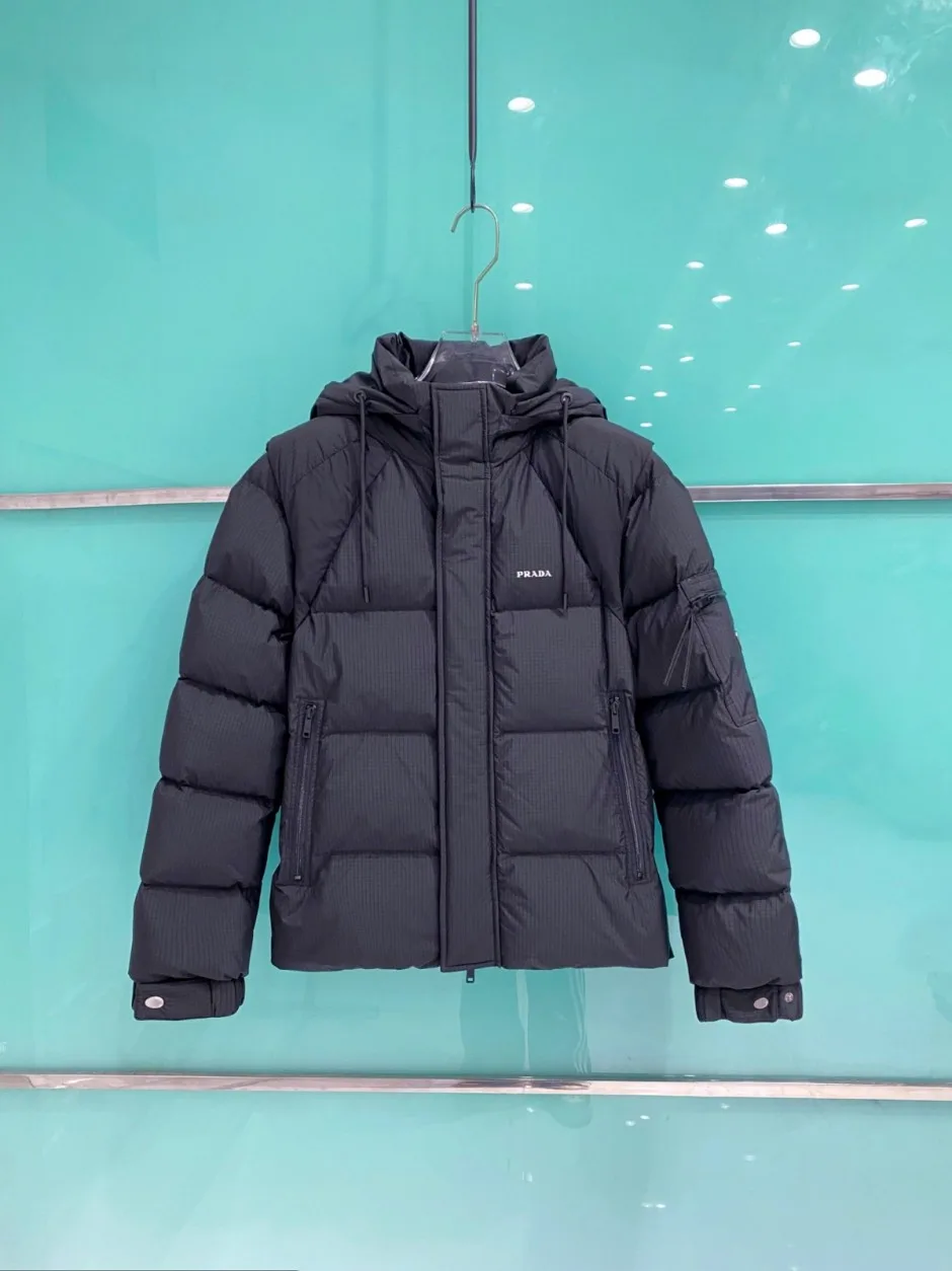 2WAY デタッチャブルスリーブ ダウンブルゾン プラダ ダウンジャケット 偽物 ブラック 2WAY デタッチャブルスリーブ ダウンブルゾン プラダ ダウンジャケット 偽物 ブラック