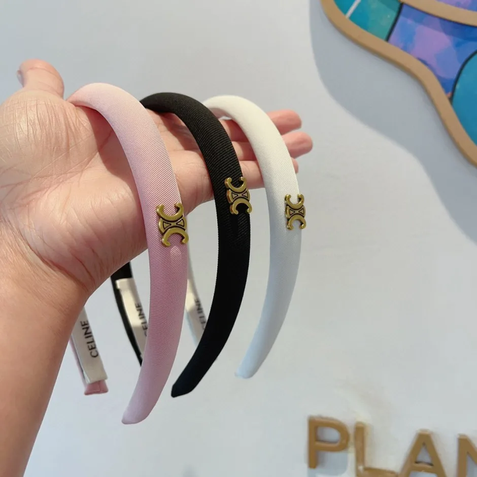 シンプル 上品 トリオンフ ヘアアクセサリー セリーヌ カチューシャ 偽物