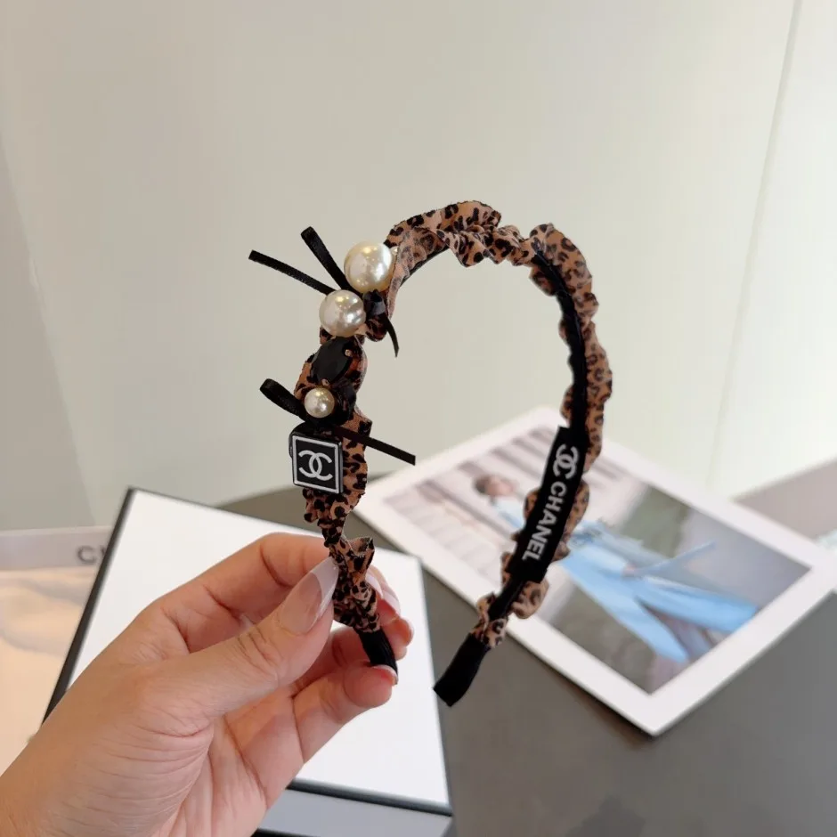 レオパード×パール＆リボン ヘアアクセサリー シャネル カチューシャ 偽物