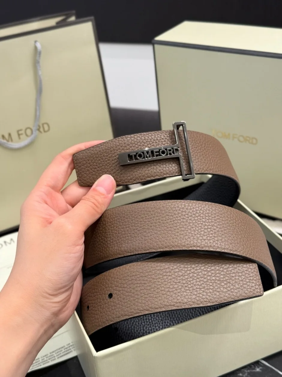 シンプル 洗練された ロゴバックル リバーシブル トムフォード ベルト 偽物 合わせやすい シンプル 洗練された ロゴバックル リバーシブル トムフォード ベルト 偽物 合わせやすい