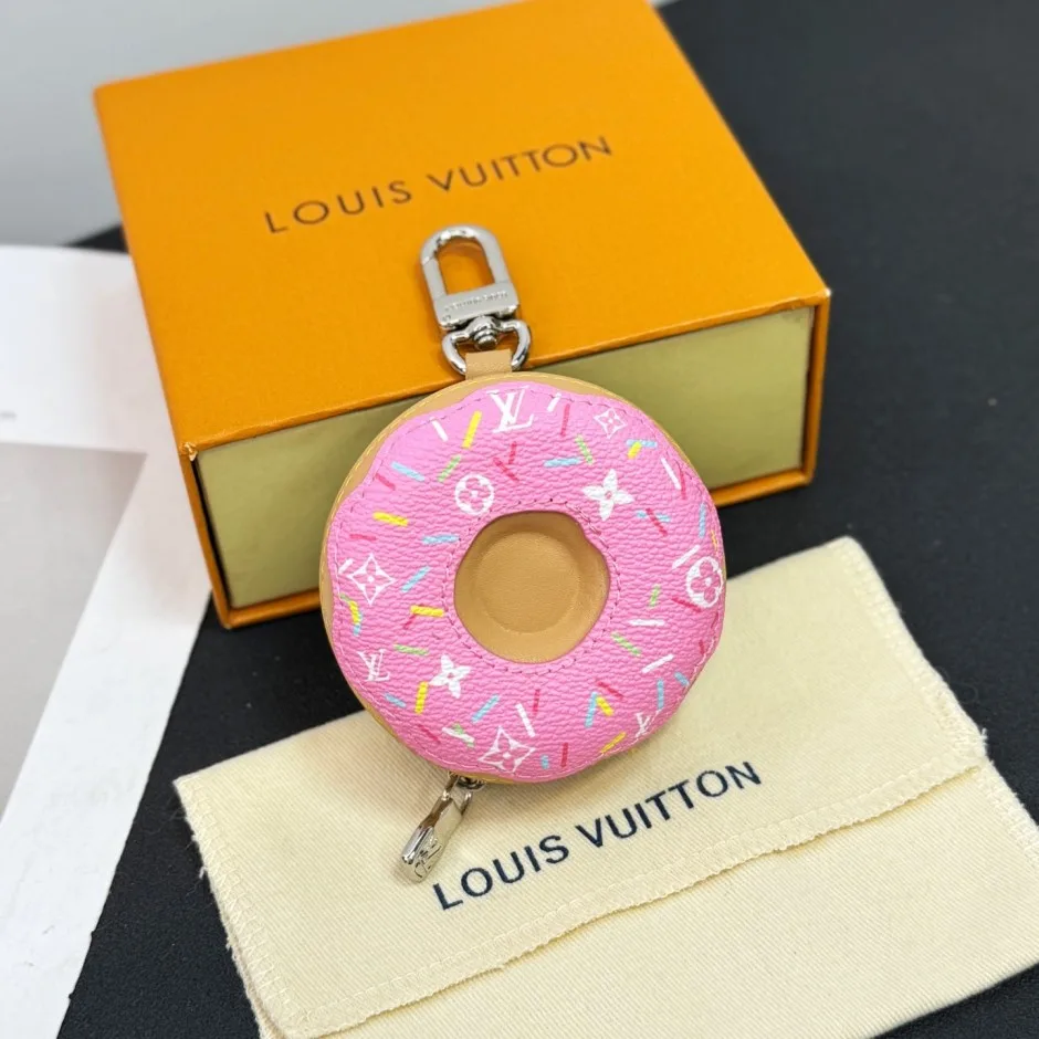 ルイ・ヴィトン キーホルダー 偽物 バッグチャーム・LV ドーナッツ ピンク ルイ・ヴィトン キーホルダー 偽物 バッグチャーム・LV ドーナッツ ピンク