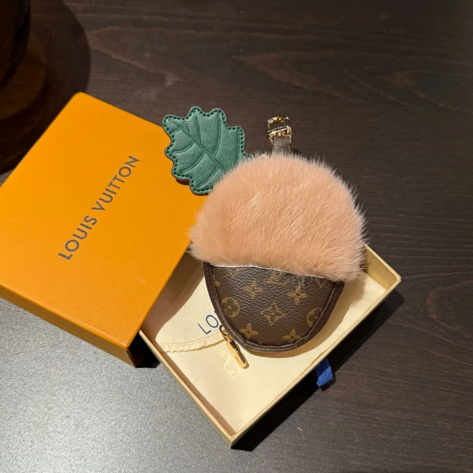 バッグチャーム・LV エイコーン ポーチ ルイ・ヴィトン キーホルダー 偽物 バッグチャーム・LV エイコーン ポーチ ルイ・ヴィトン キーホルダー 偽物