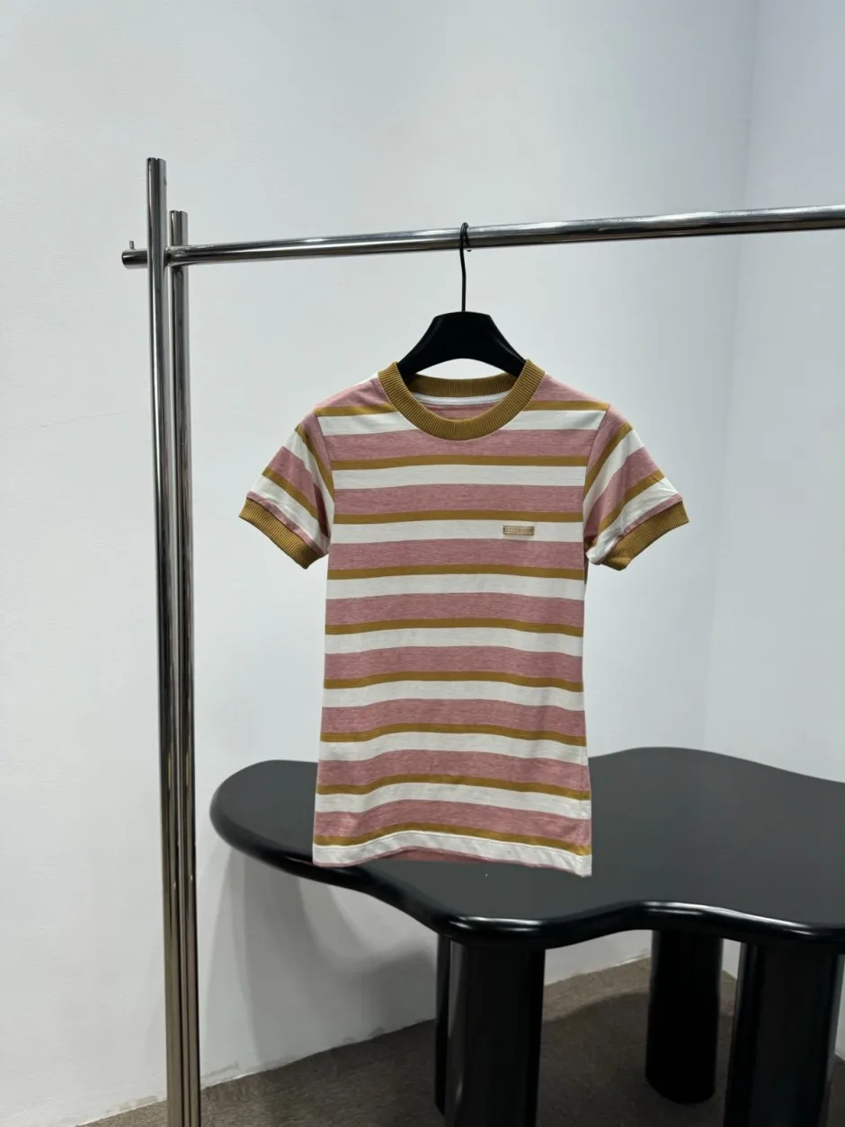 マルチカラーボーダー コットン 半袖Tシャツ プラダ Tシャツ 偽物 マルチカラーボーダー コットン 半袖Tシャツ プラダ Tシャツ 偽物