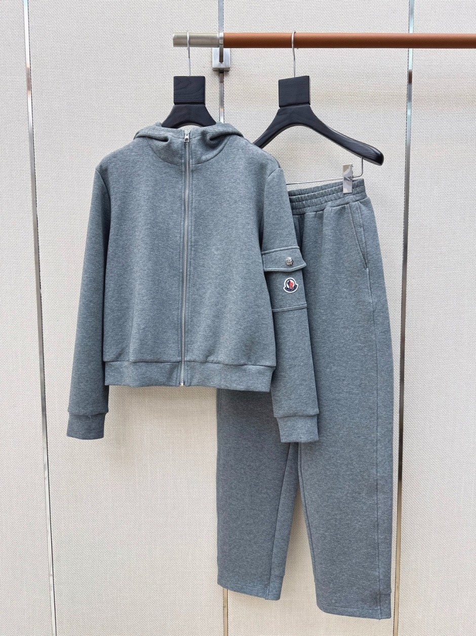ジップアップパーカー＆スウェットパンツ 上下セット モンクレール