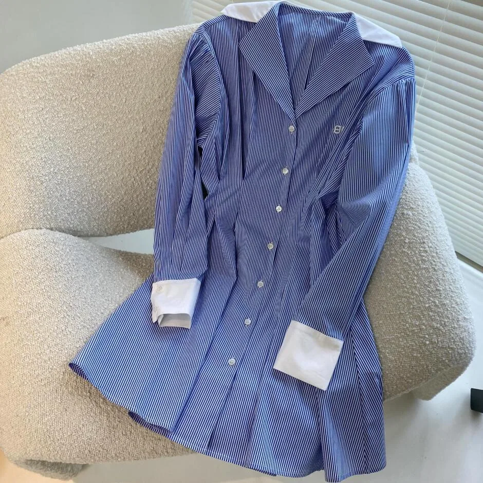 スウィート 定番 ストライプ柄 ロゴ 刺繍 レディース バレンシアガ ワンピース コピー ウエストマーク 美シルエット スウィート 定番 ストライプ柄 ロゴ 刺繍 レディース バレンシアガ ワンピース コピー ウエストマーク 美シルエット