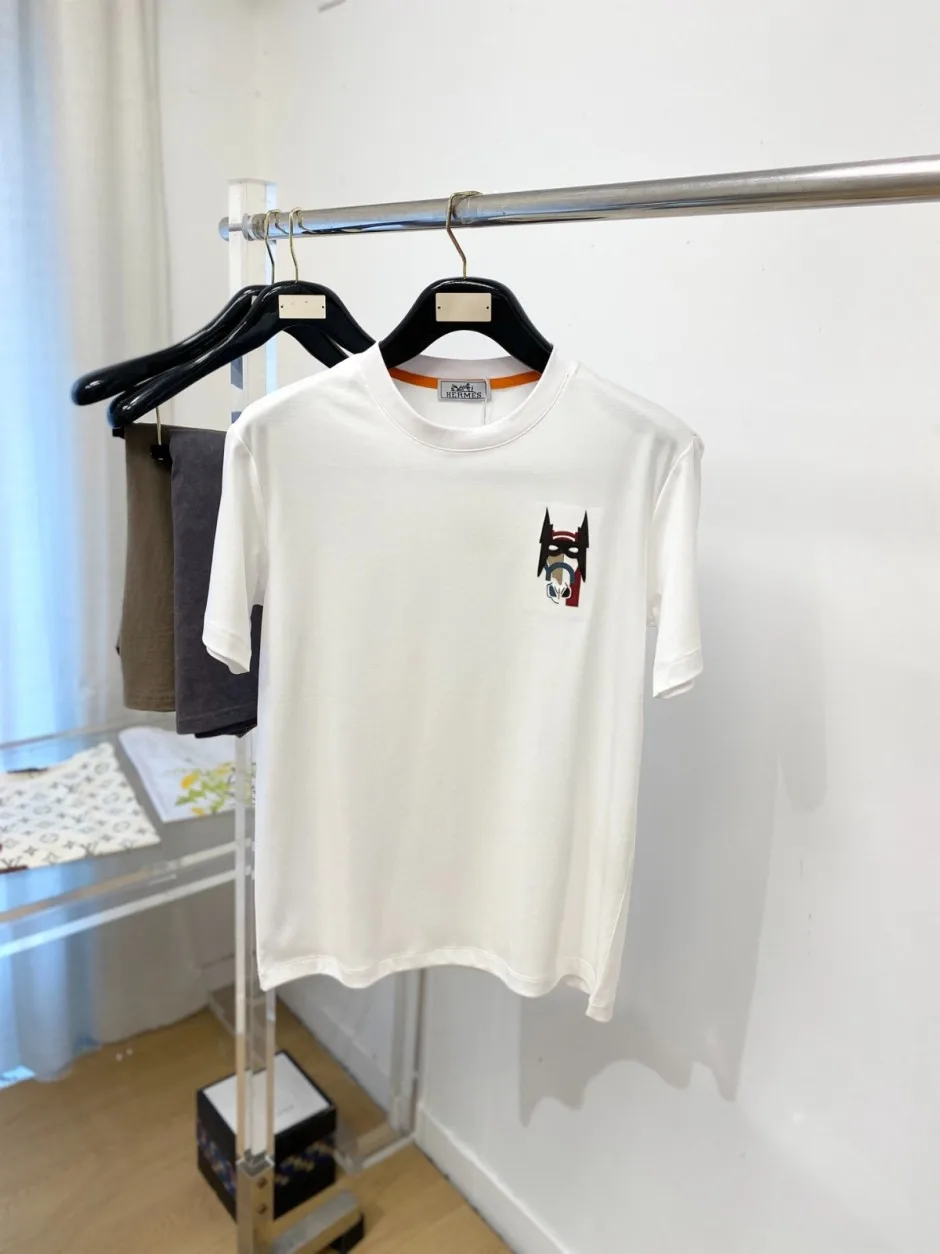 カジュアル レザーパッチ 半袖Tシャツ エルメス Tシャツ 偽物 ホワイト カジュアル レザーパッチ 半袖Tシャツ エルメス Tシャツ 偽物 ホワイト