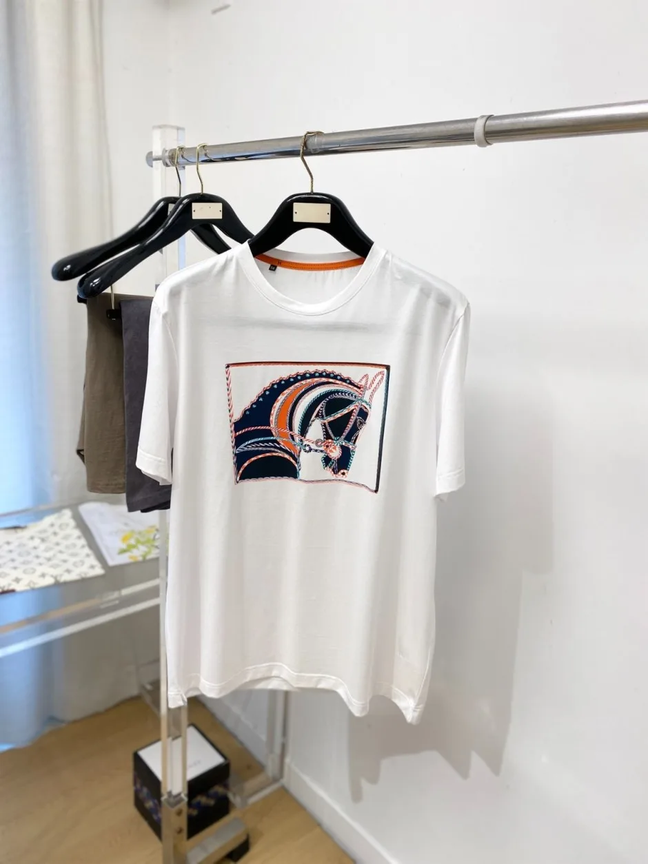 お洒落 プリント 半袖Tシャツ エルメス Tシャツ 偽物 クルーネック ホワイト お洒落 プリント 半袖Tシャツ エルメス Tシャツ 偽物 クルーネック ホワイト