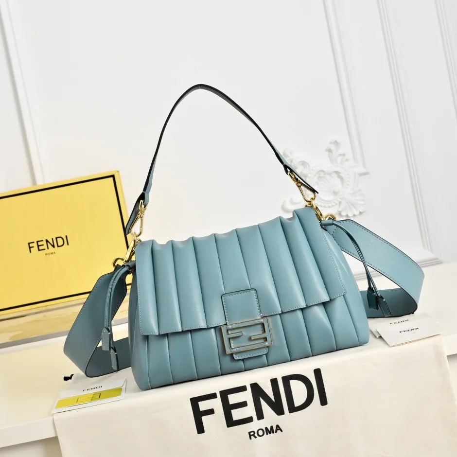 モダン 洗練された バゲット ショルダーバッグ フェンディ バッグ 偽物 ブルー