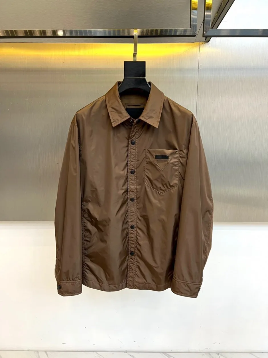 洗練された シャツジャケット プラダ ジャケット 偽物 ブラウン 洗練された シャツジャケット プラダ ジャケット 偽物 ブラウン