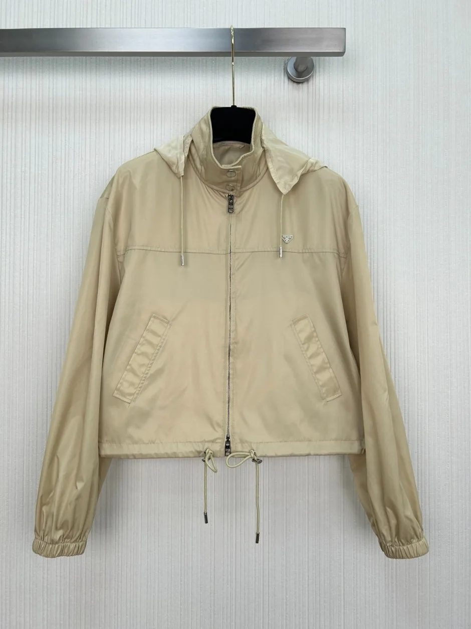 2WAY フード収納可能 クロップジャケット プラダ ジャケット 偽物 2WAY フード収納可能 クロップジャケット プラダ ジャケット 偽物