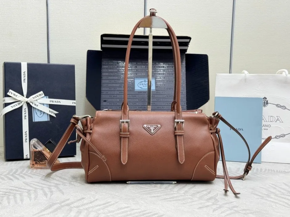 洗練された レザー ハンドバッグ 1BG628 プラダ バッグ スーパーコピー ブラウン 洗練された レザー ハンドバッグ 1BG628 プラダ バッグ スーパーコピー ブラウン