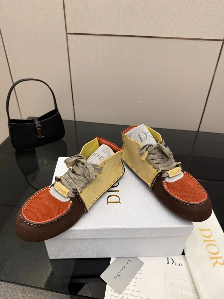 クリスチャン・ディオール スニーカー コピー Dior Roadie レースアップブーツ クリスチャン・ディオール スニーカー コピー Dior Roadie レースアップブーツ