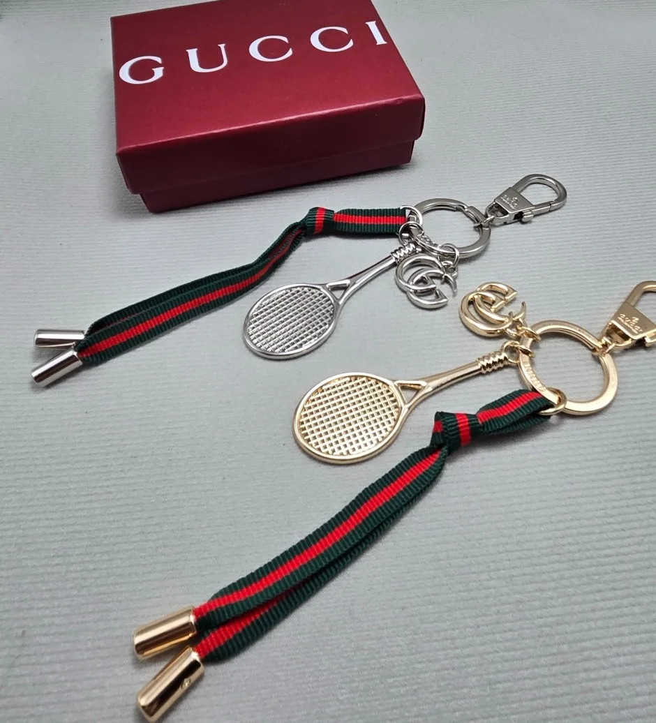 テニスラケット グッチ キーホルダー 偽物 キーリング バッグチャーム